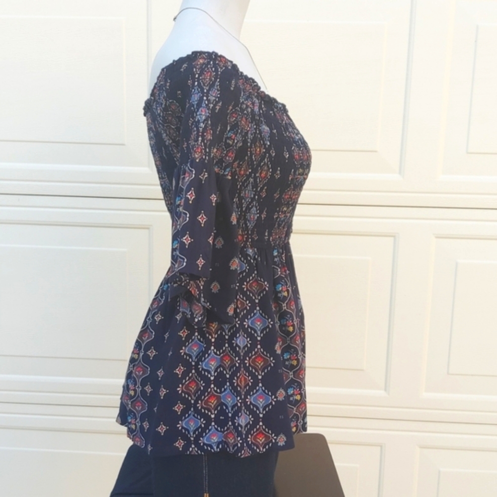 HOLLISTER blouse. - Picture 4 of 5